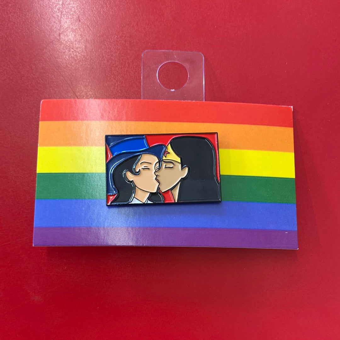 Wonder Woman/Zatanna Pride Pin